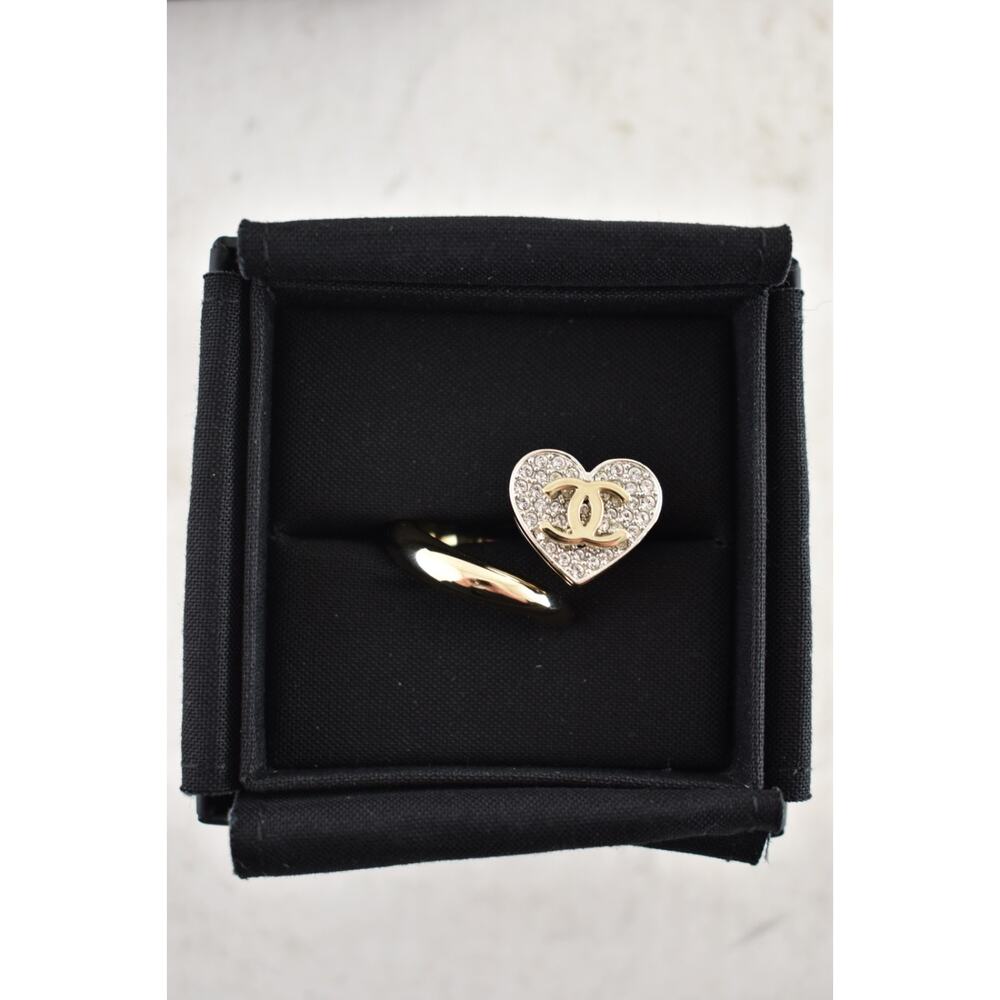 Chanel 26P Silver Gold Crystal Heart CC Logo Spiral Metal Fashion Finger Ring 52 - Picture 13 of 16